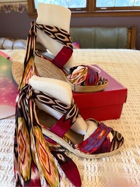 Impo Espadrille Wedge Sandals Women’s Size 9 Ikat Print Ankle Tie Ribbon Strap